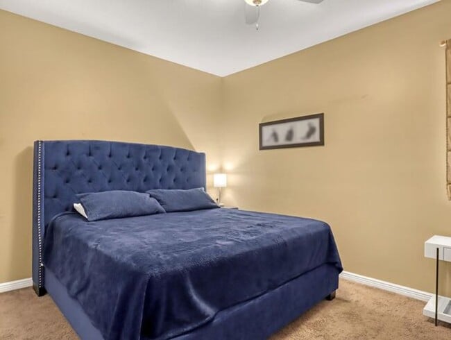 Building Photo - 2227 Ridgewood Cir