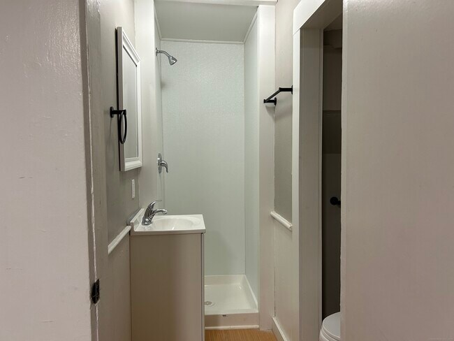 Building Photo - 92-98 Boswell Ave