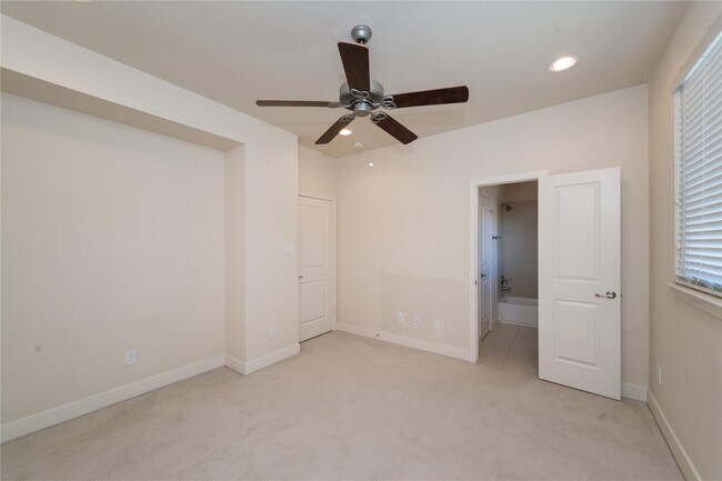 Building Photo - 4805 Jackson St