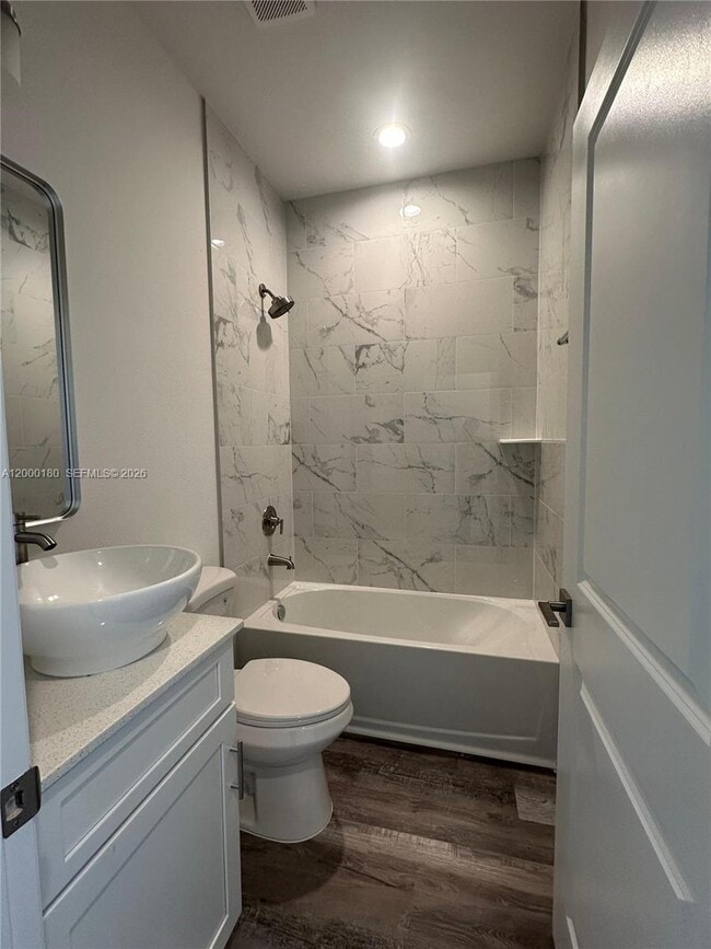 Building Photo - 10047 Amicola St