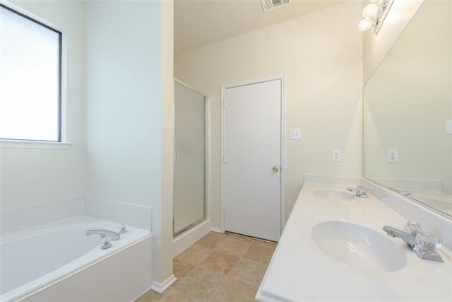 Building Photo - 2613 Weslayan Dr