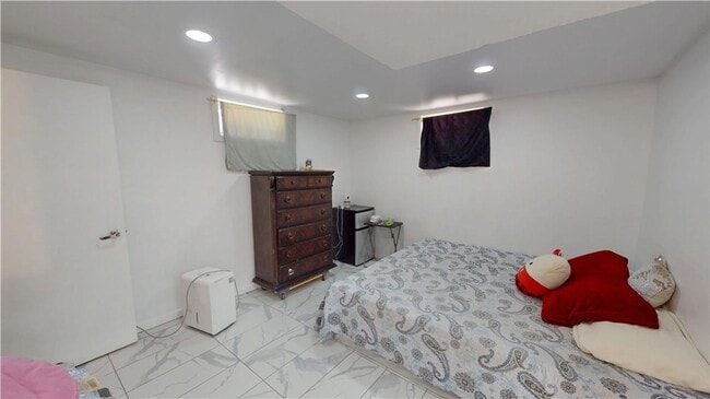 Building Photo - ****Providence/Mt. Pleasant – Single Famil...