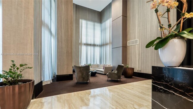 Building Photo - 950 Brickell Bay Dr