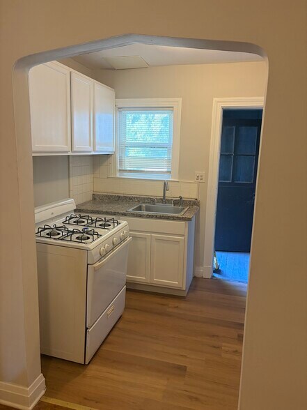 Building Photo - 500 Bauer Ave