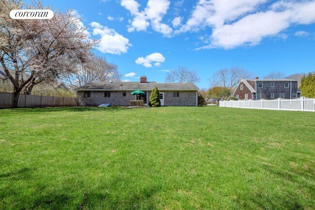 Building Photo - 22 Gansett Ln