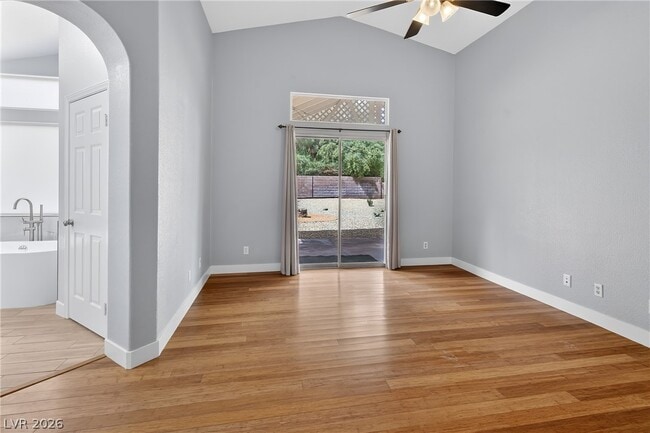 Building Photo - 405 Crater Ct