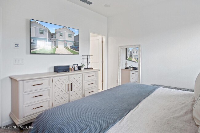 Building Photo - 531 Brandon Lks Dr
