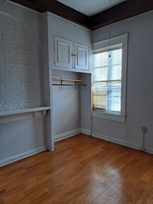 Building Photo - 929 Dumaine St