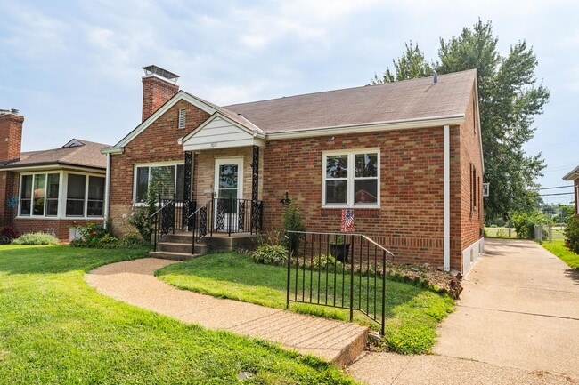 Building Photo - 5011 McCausland Ave