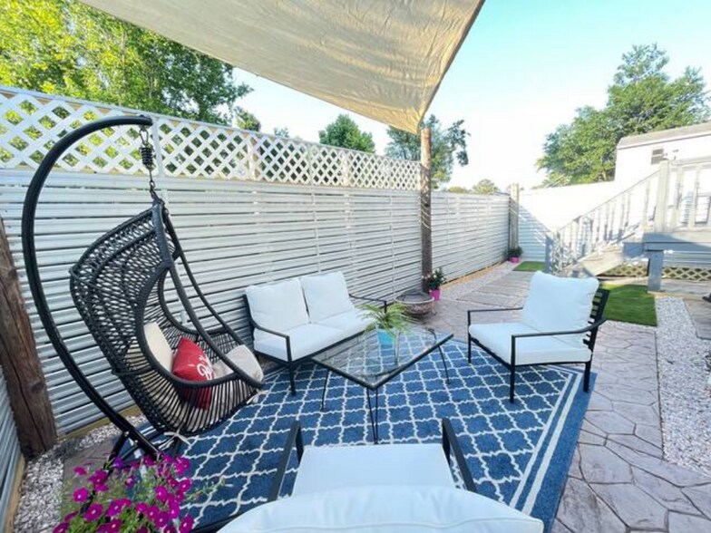 Building Photo - 1213 Wooster St