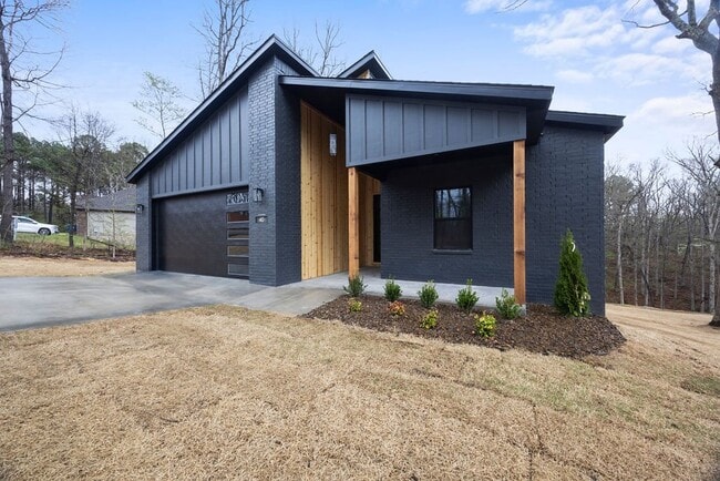 Building Photo - 40 Banff Dr