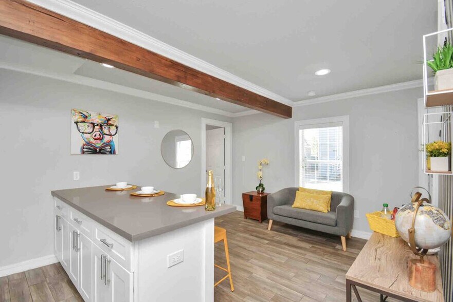 Primary Photo - 2615 Arbor St