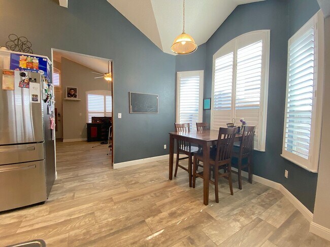 Building Photo - Northeast El Paso 3 bed with Refrig A/C and Solar Panels