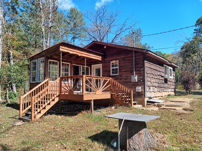 Primary Photo - Beautiful One Bedroom Cabin on your own Pr...