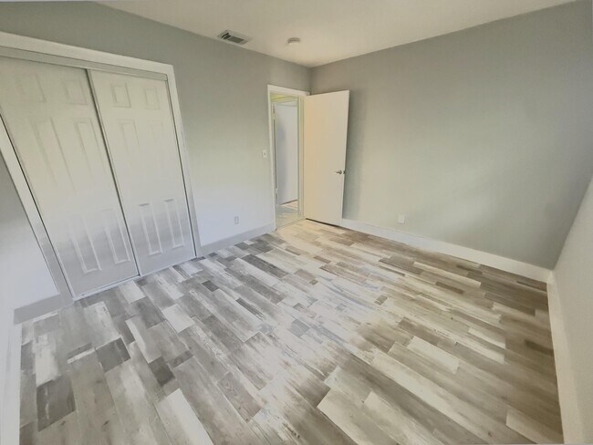 Building Photo - 1650 NW 52nd Ave