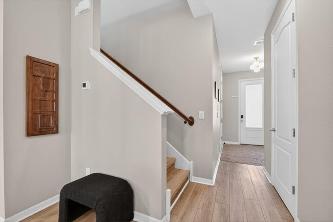 Building Photo - 700 Benoi Dr