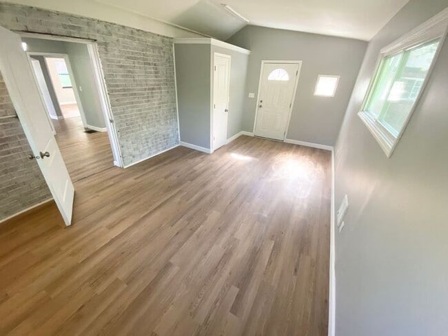 Building Photo - Charming, Updated Cape Cod Home