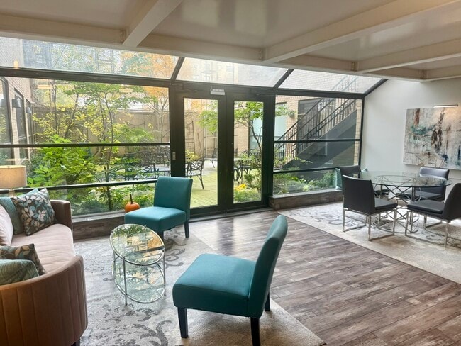 Building Photo - 230 Riverside Dr