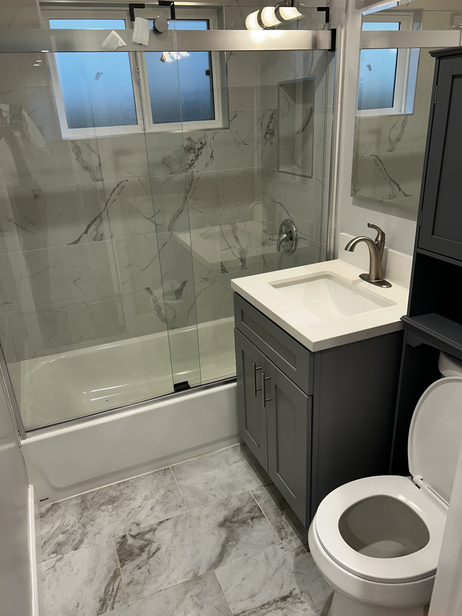 Hall Bathroom - 7814 Lindley Ave