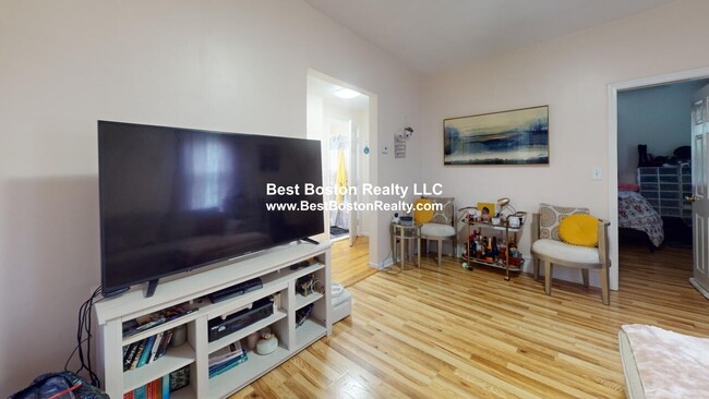 Primary Photo - 19 Harvard St