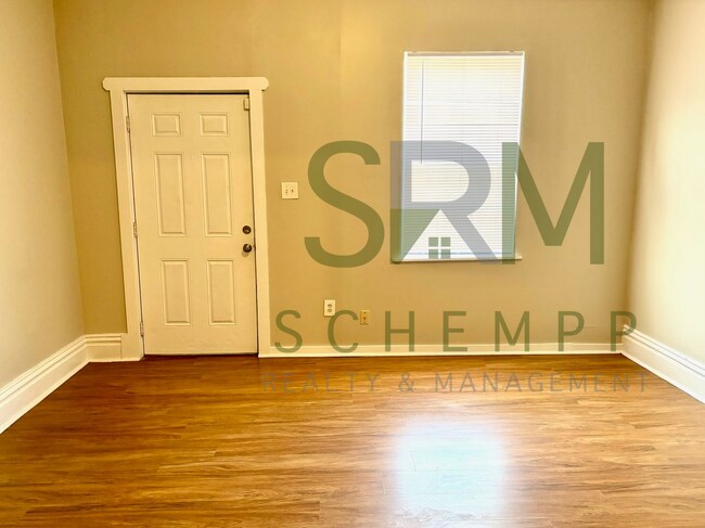 Building Photo - Spacious 4 bedroom in Portland-Section 8 Accepted **1/2 off first months rent**