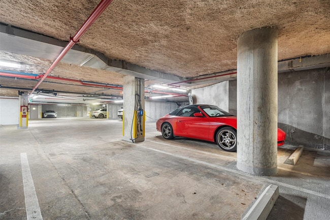 Building Photo - 715 Bayshore Dr