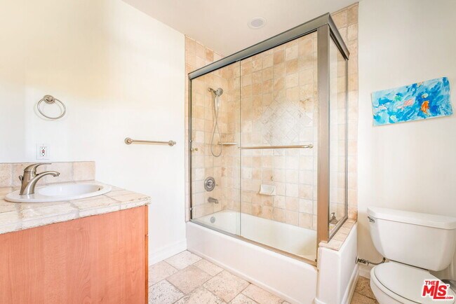 Building Photo - 3942 Glenridge Dr