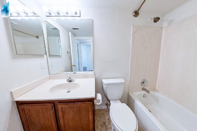 Building Photo - Beautiful 3-beds, 2-baths home in the Pecos Ranch community of Chandler!