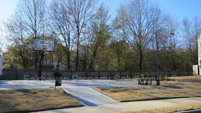 Building Photo - 1050 Paddington Dr