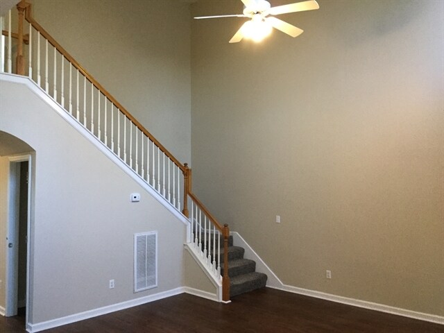 Building Photo - 204 Annesbury Ln