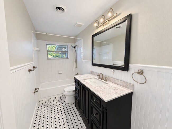 Building Photo - 401 Balfour Dr
