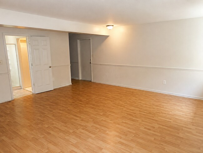 Building Photo - 1006 S Prospect Ave