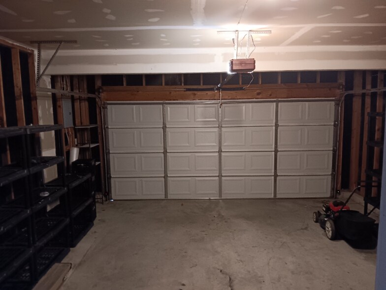 Building Photo - 1274 Garden Village Dr