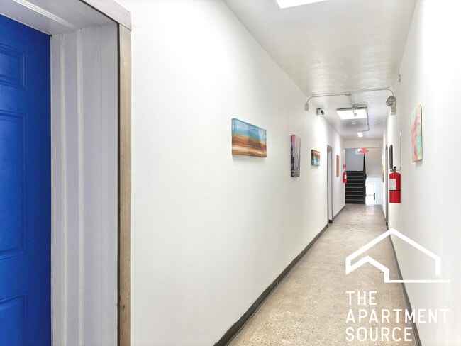 Building Photo - 6228 S Western Ave