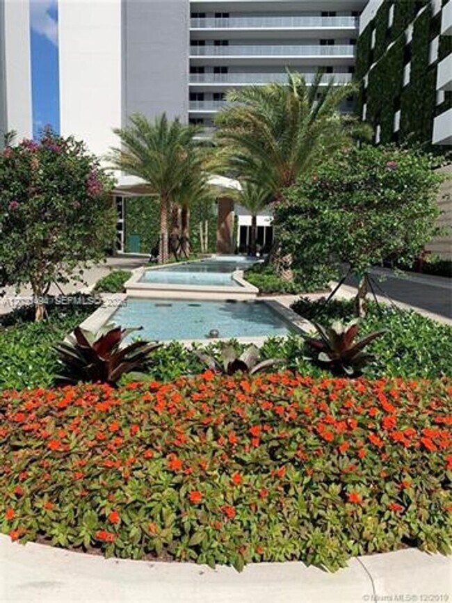 Building Photo - 16385 Biscayne Blvd