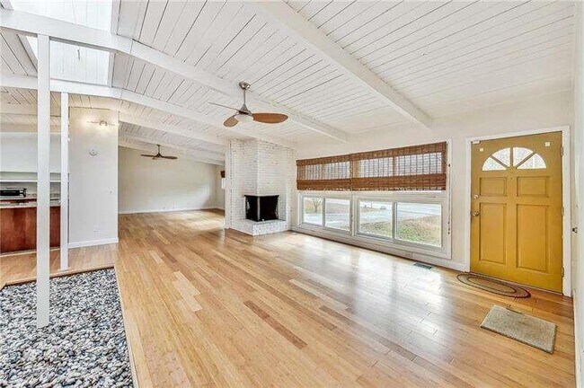 Building Photo - 3121 Lynnray Dr