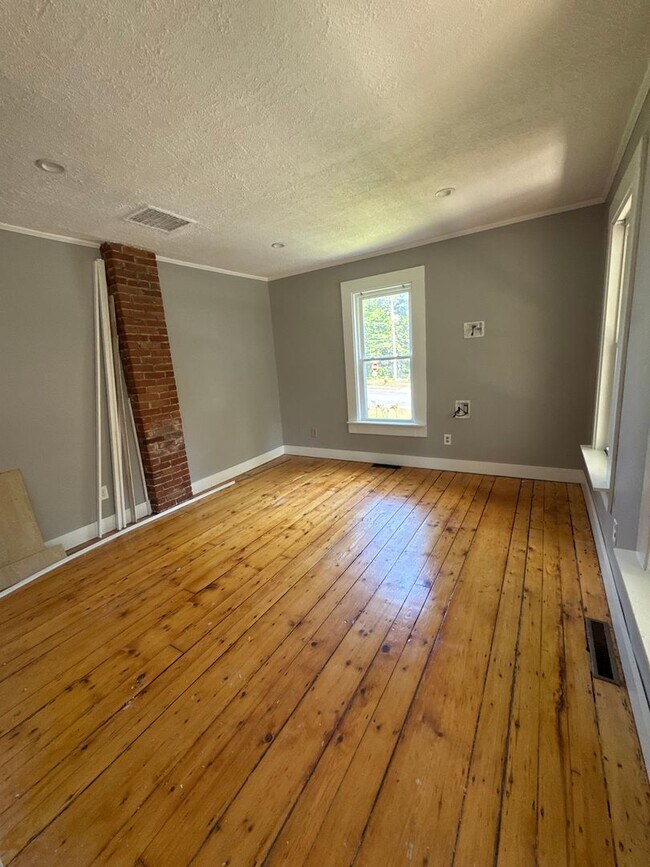 Building Photo - 136-138 Washington St