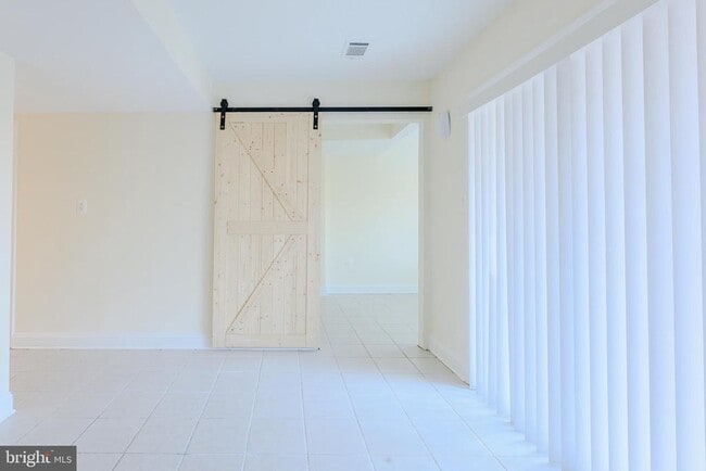 Building Photo - 13373 Hungerford Pl