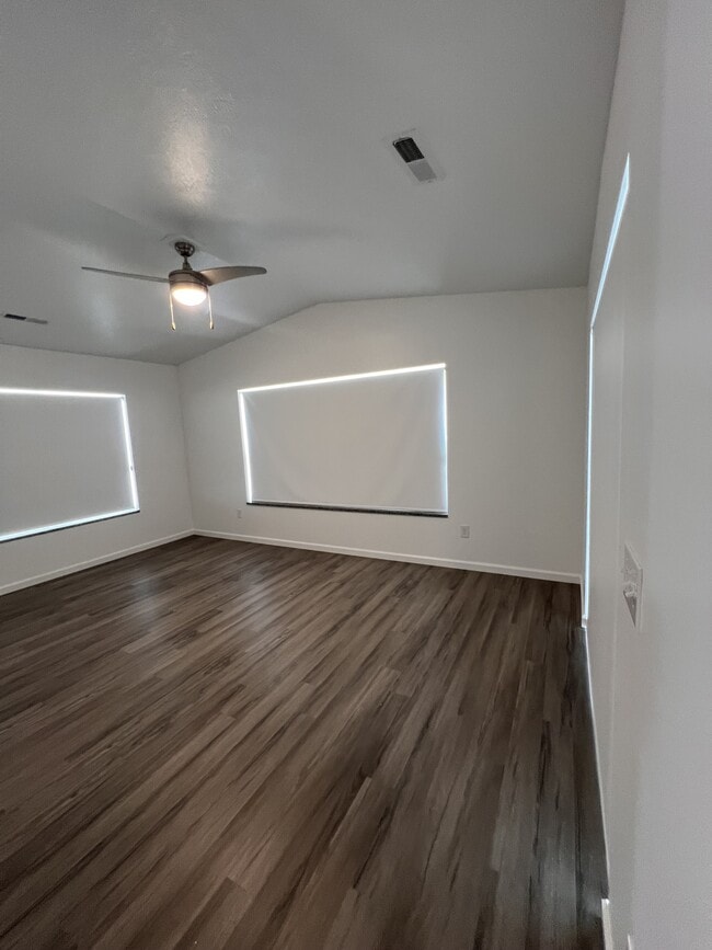 Building Photo - 209 Millersburg St