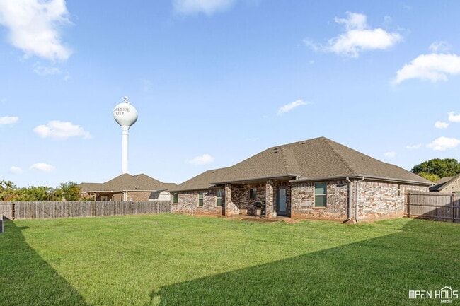 Building Photo - 306 Driftwood Dr