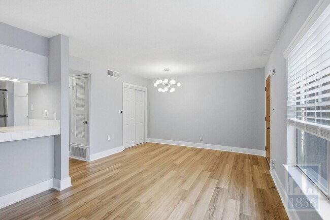 Building Photo - 7801 Shoal Creek Blvd