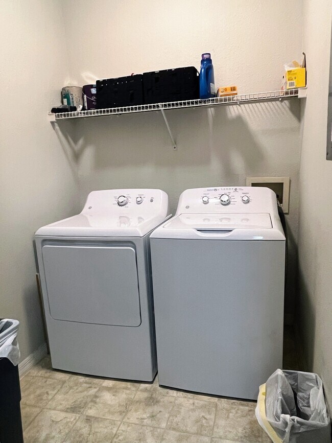 Building Photo - 10961 Burnt Mill Rd