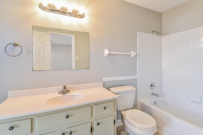 Building Photo - 7111 Peppermill Ln