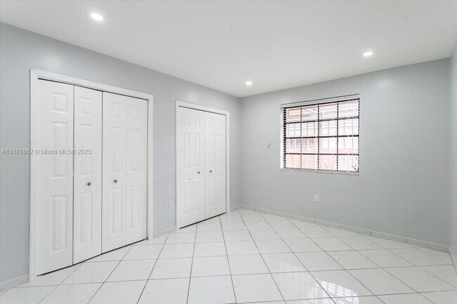 Building Photo - 561 SW 122nd Ave