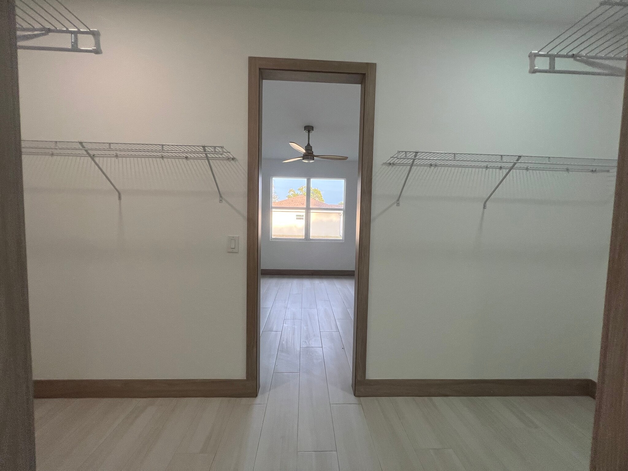 Building Photo - 1470 Henning St