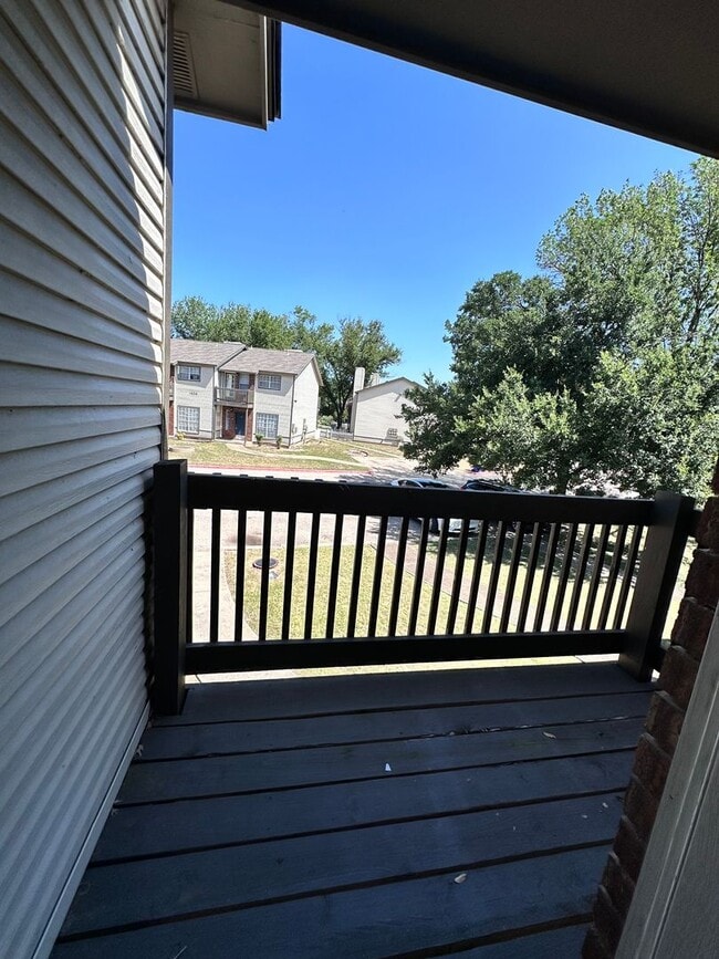 Building Photo - Best Value near Downtown for Immediate Mov...