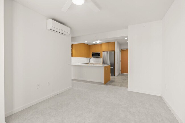 Building Photo - Sky Ala Moana West — 2 Bed / 2 Bath / 2 Parking