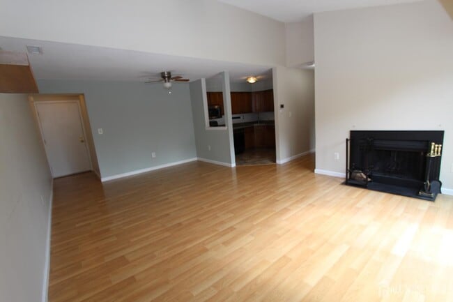 Building Photo - 1112 Aspen Dr