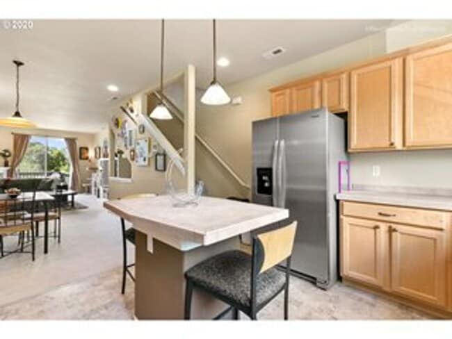 Building Photo - 2 Bedroom Townhome in Gated Fairview Terrace!