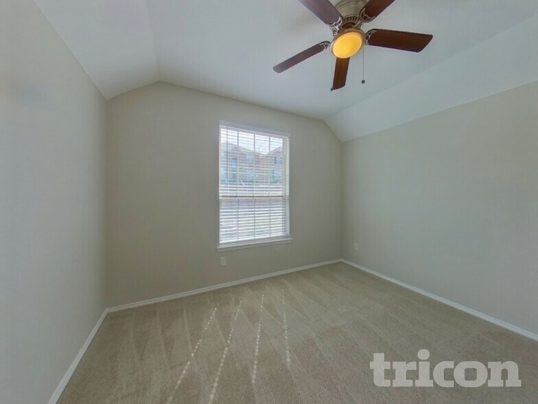 Building Photo - 5816 Burgundy Rose Dr